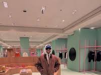 Bad Bunny entra a la moda con Zara y presenta colección “Benito Antonio”