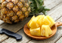 La piña: la fruta que te come mientras tú la comes