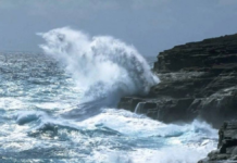 COE mantiene alerta por condiciones marítimas adversas en la costa de Pedernales
