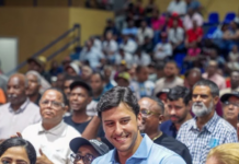 Raymond Rodríguez reconoce el esfuerzo de los padres con emotivo encuentro comunitario