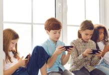 El reto del verano: gestionar el tiempo de pantallas en los niños.
