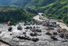 Desastre en Asia: Nepal y China buscan a cientos de desaparecidos tras una devastadora riada