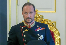 Haakon VIII asume el trono y se prepara para jurar ante el Parlamento noruego