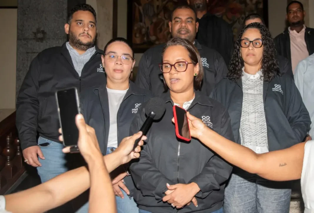 Miembros-de-MP-da-declaraciones-a-la-prensa-sobre-desfalco-al-SeNaSa