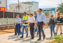 Carolina Mejía da seguimiento a los trabajos de remozamiento del parque Enriquillo