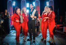 Marcos Pumarol celebra a ritmo de música y nostalgia junto a “Las Chicas El Reencuentro”