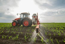 Comité Nacional de Salarios aprueba aumento de 25 % para operadores agrícolas