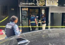 Delincuentes intentan asaltar joyería en Villa Juana y son repelidos a tiros