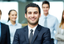 Día del Jefe: reconocimiento a quienes guían y motivan equipos de trabajo